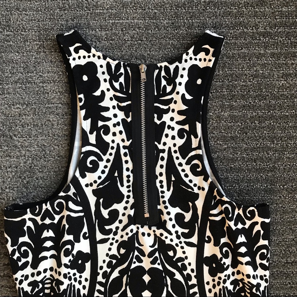 Dress - Picture 4 of 5
